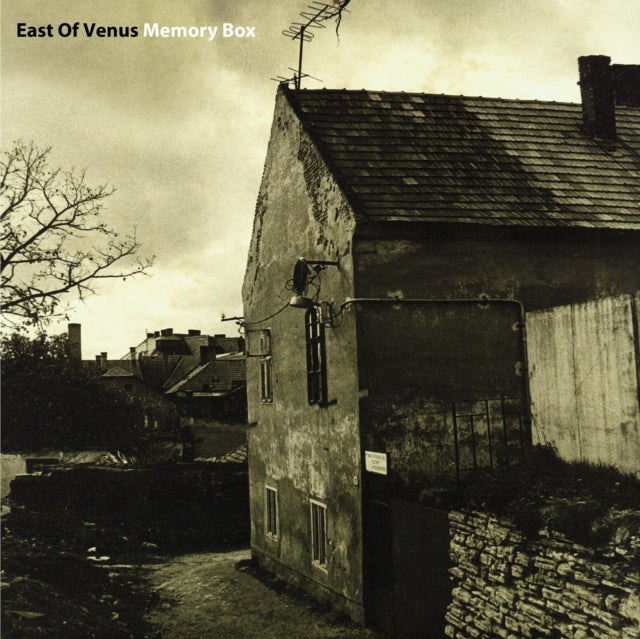 This LP Vinyl is brand new.Format: LP VinylMusic Style: Folk RockThis item's title is: Memory Box (Clear LP Vinyl/Dl Card)Artist: East Of VenusLabel: OMNIVORE RECORDINGSBarcode: 816651014699Release Date: 4/15/2016