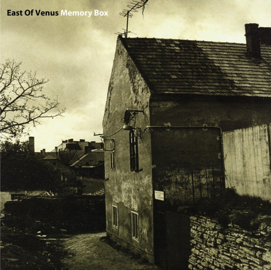 This LP Vinyl is brand new.Format: LP VinylMusic Style: Folk RockThis item's title is: Memory Box (Clear LP Vinyl/Dl Card)Artist: East Of VenusLabel: OMNIVORE RECORDINGSBarcode: 816651014699Release Date: 4/15/2016